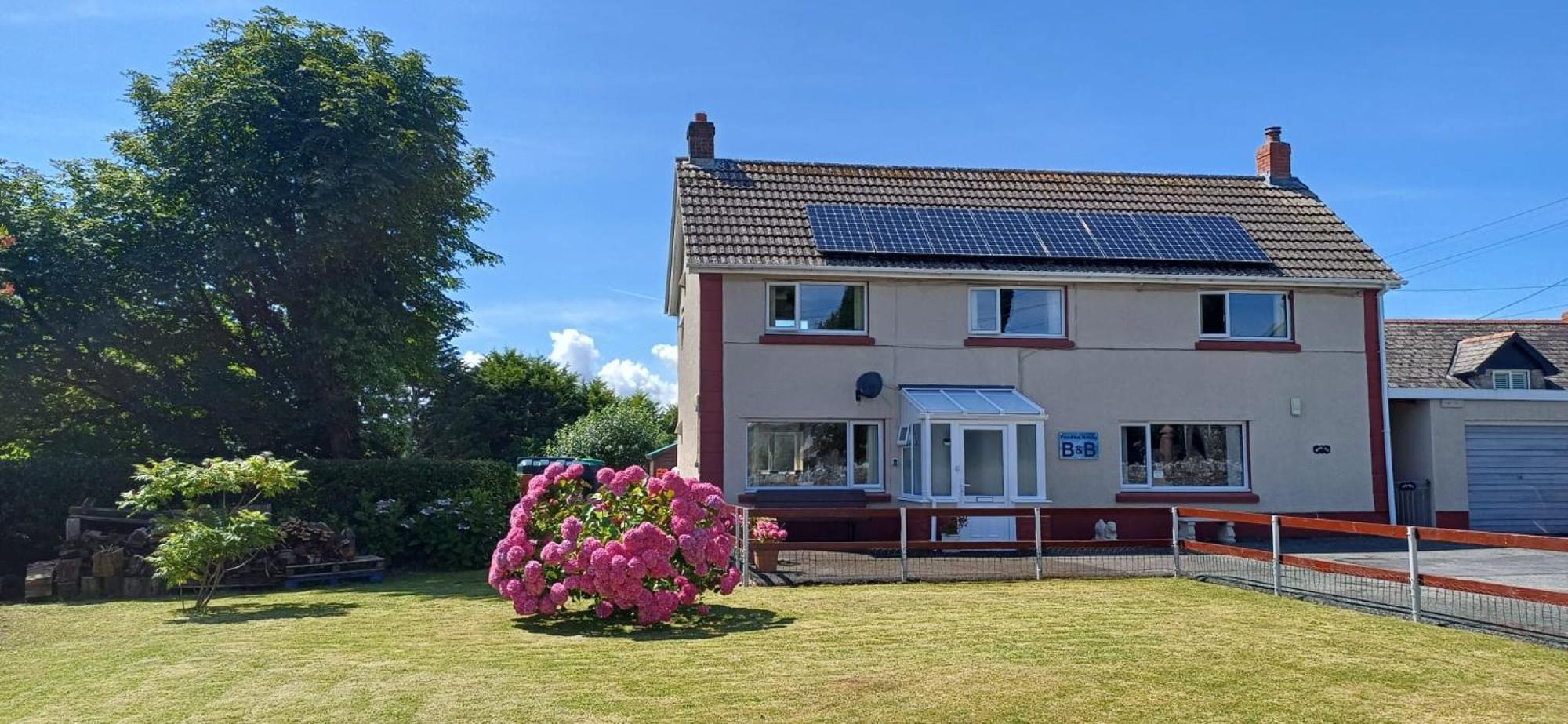 Pendine Sands Guest House Exterior photo