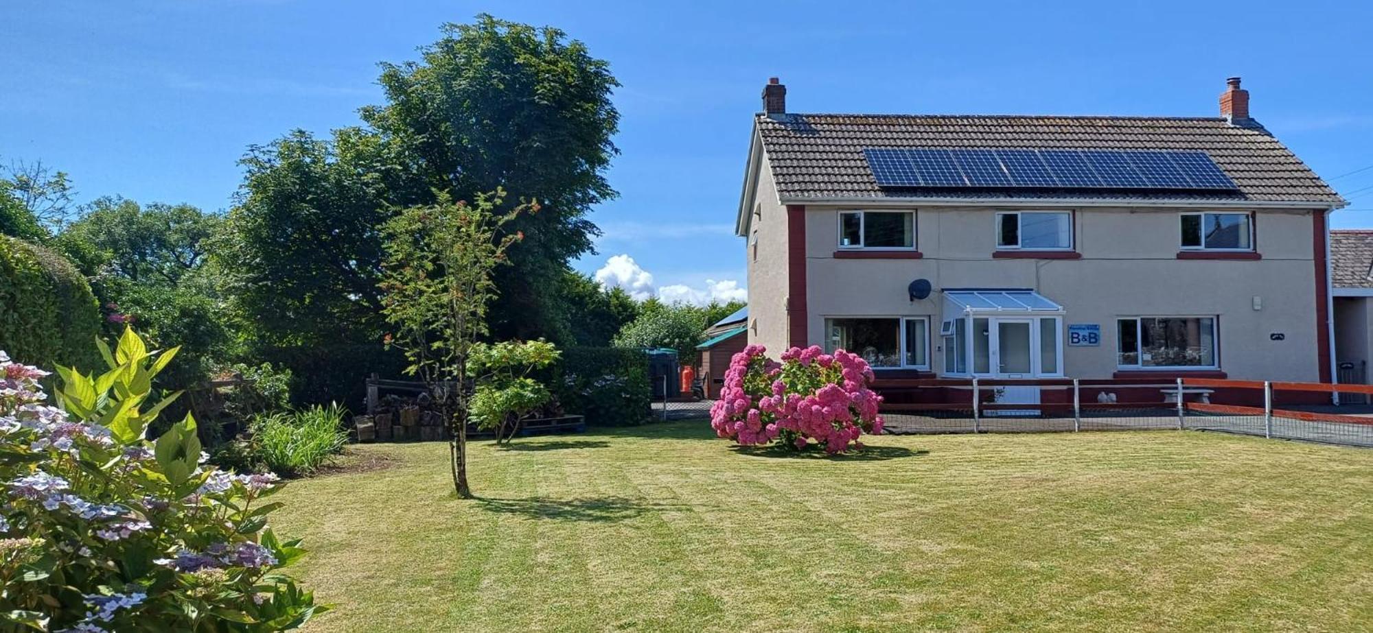 Pendine Sands Guest House Exterior photo