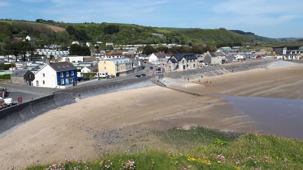 Pendine Sands Guest House Exterior photo